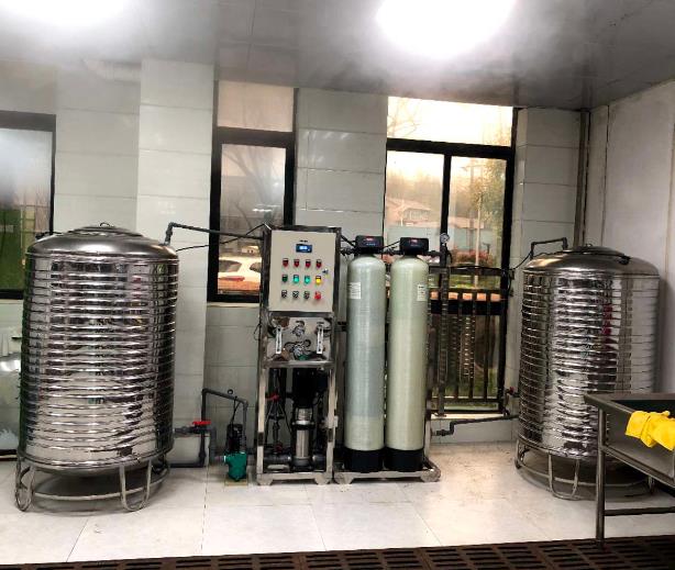 貴州省綠筑科建公司訂購(gòu)0.5噸食堂純凈水設(shè)備